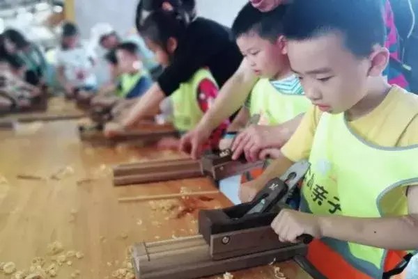 寻找秋天的滋味，盟娃一起勤劳秋收。