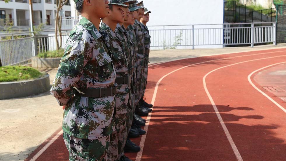 逐梦青春,报效祖国!看秀田少年军训正当时