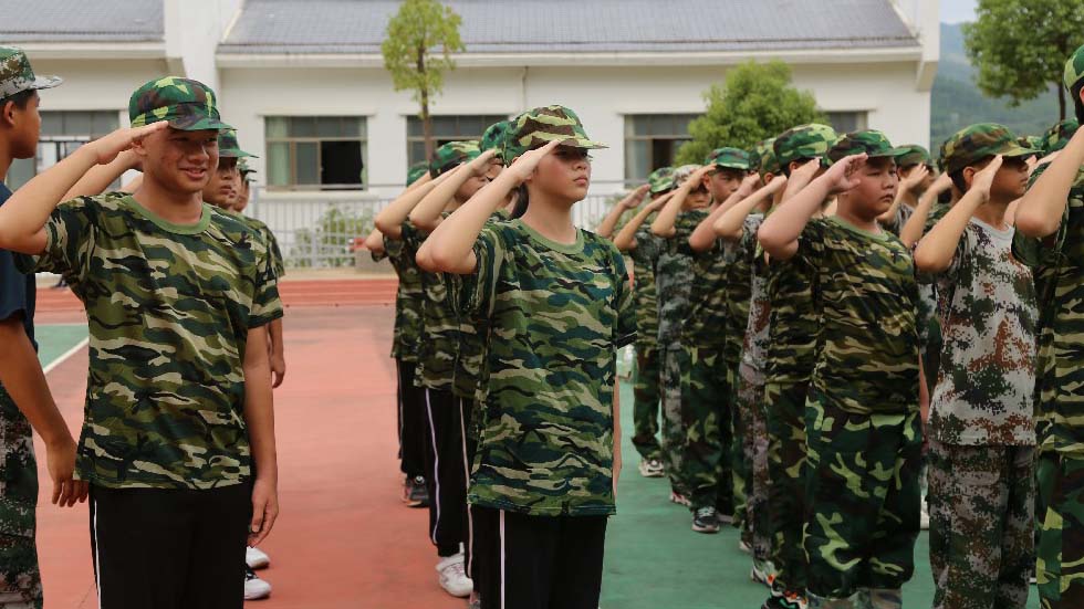 逐梦青春,报效祖国!看秀田少年军训正当时