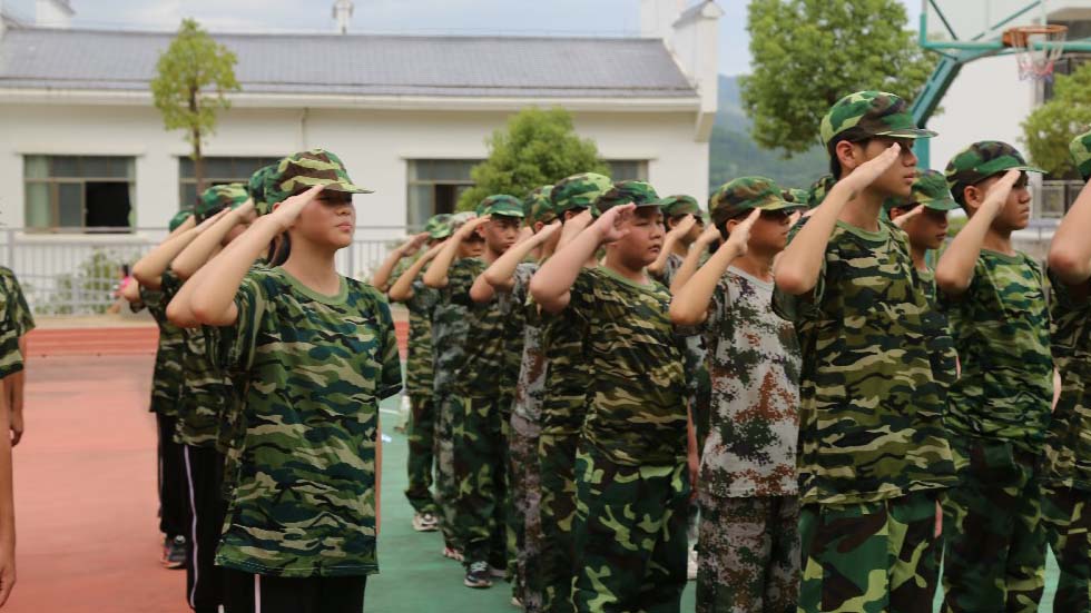 逐梦青春,报效祖国!看秀田少年军训正当时