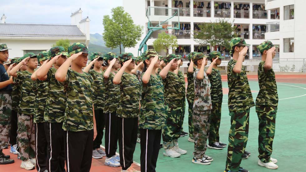 逐梦青春,报效祖国!看秀田少年军训正当时